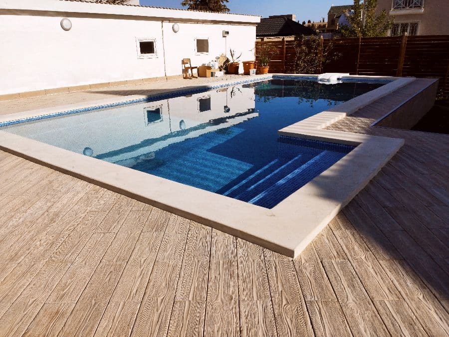 pool100