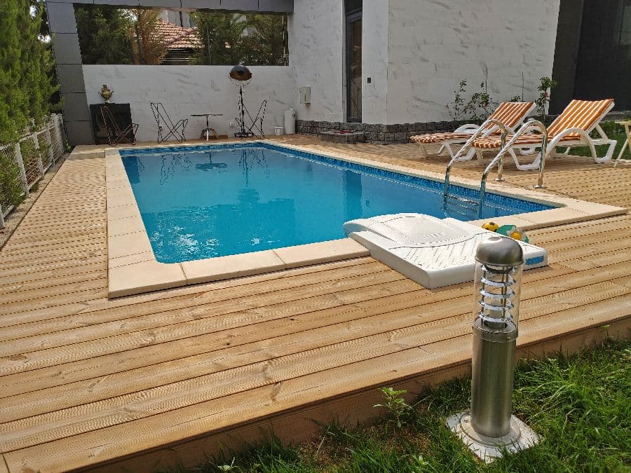 pool105